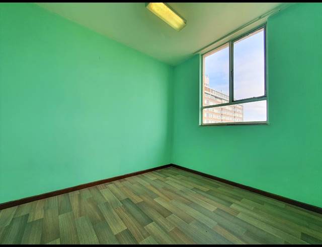 2 BEDROOM APARTMENT TO LET IN TOWNSEND ESTATE